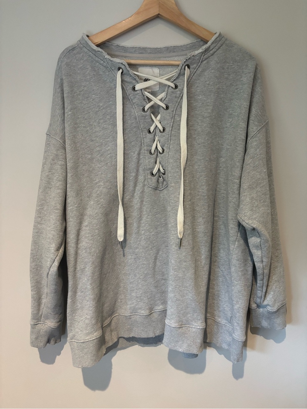 Aeire Pullover Sweatshirt | Lace Up | Light Gray | Size M